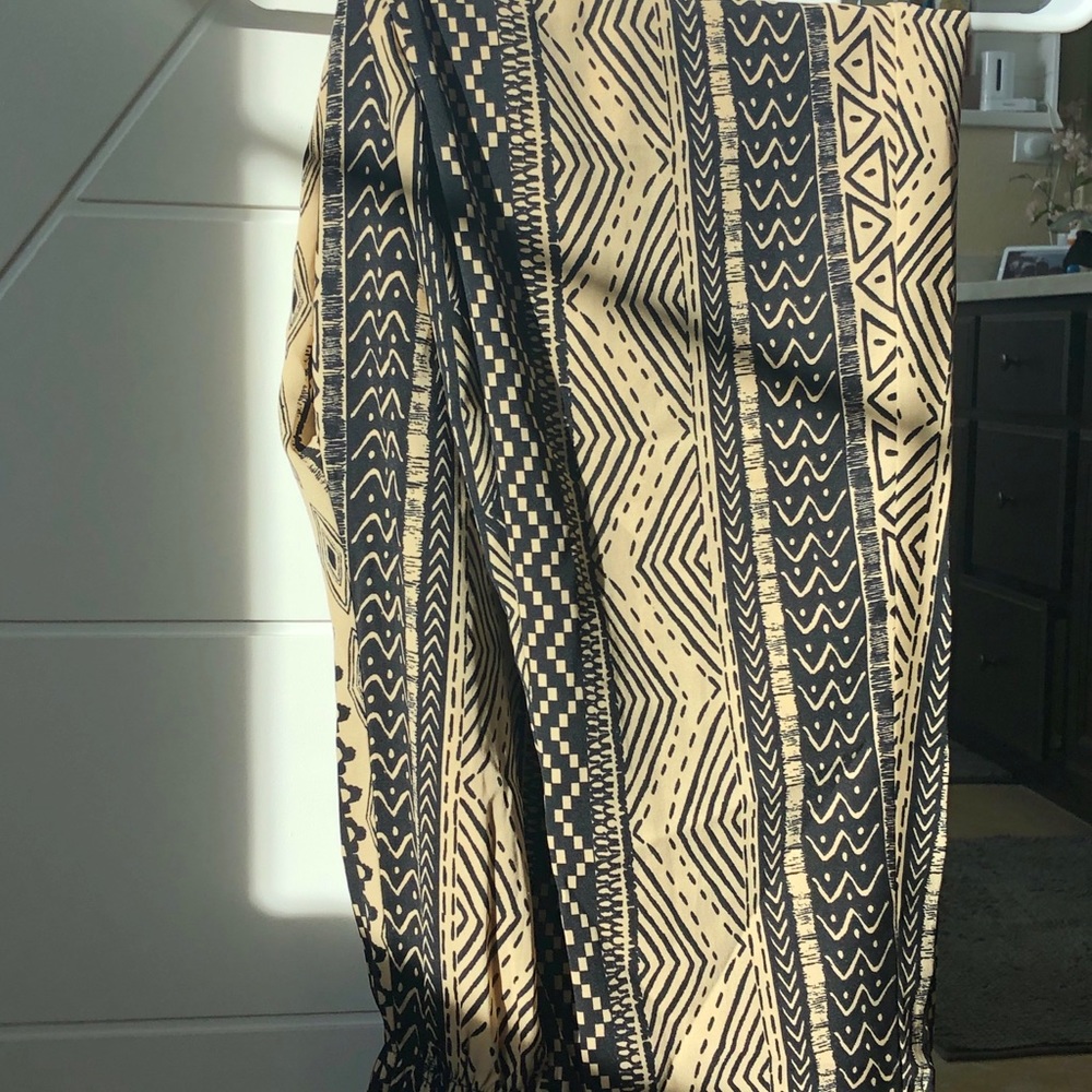 BUNDLE ~ Daisy + Patterned Pants - Picture 4 of 4